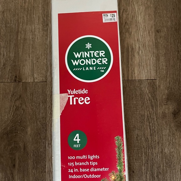 Winter wonder Christmas tree - Picture 2 of 4